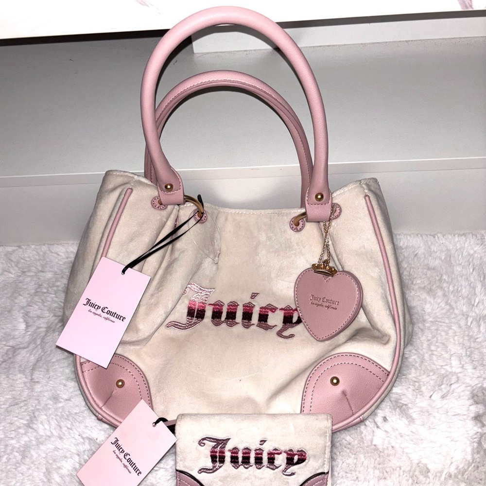 Juicy Couture Pink and Cream Shoulder Bag with wallet✨💫
